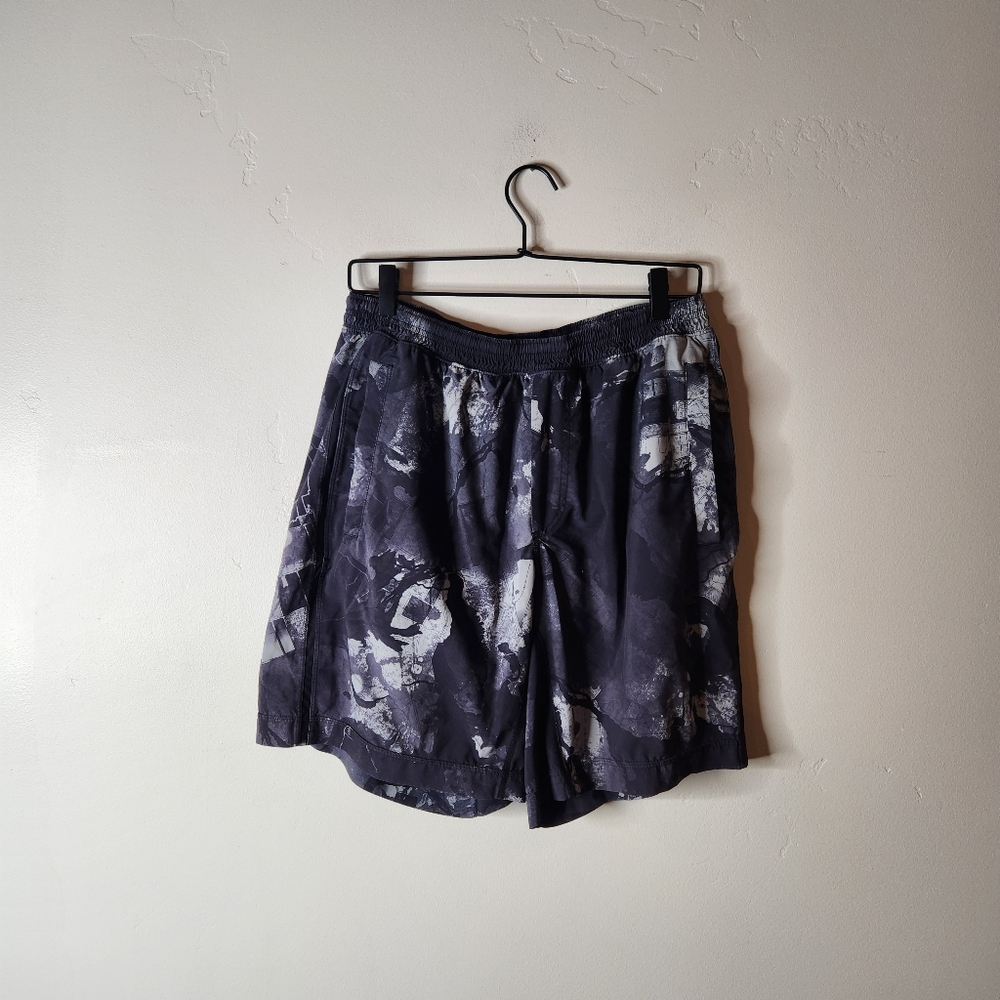Lululemon Mens Pace Breaker Short Size XL